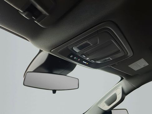 Used 2023 Chevrolet Silverado 1500 Custom image 26