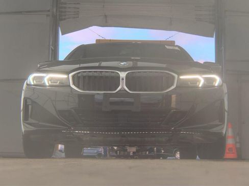 Used 2025 BMW 330i xDrive Sedan w/ Premium Package image 9