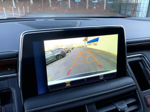 Used 2023 Chevrolet Suburban Premier image 28