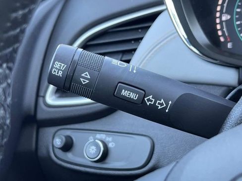 Used 2020 Chevrolet Trax LT w/ LT Convenience Package image 28