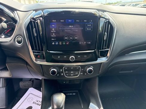 Used 2022 Chevrolet Traverse RS AWD/4WD image 16