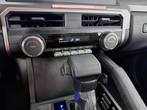 New 2026 Toyota 4Runner SR5 AWD/4WD image 19