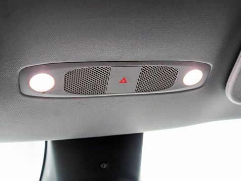 Used 2025 Tesla Model Y Long Range RWD image 29