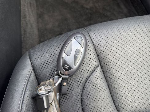 Used 2025 Hyundai Elantra Limited image 25