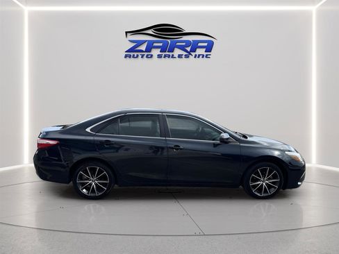Used 2015 Toyota Camry XSE w/ Moonroof Package FWD image 5