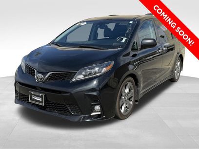 Certified 2018 Toyota Sienna SE w/ Carpet Mat Package