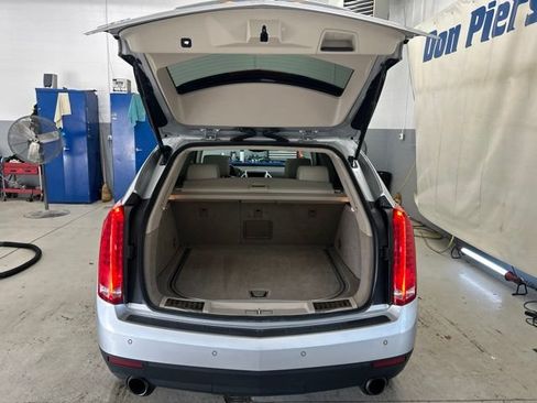 Used 2010 Cadillac SRX Luxury FWD image 6