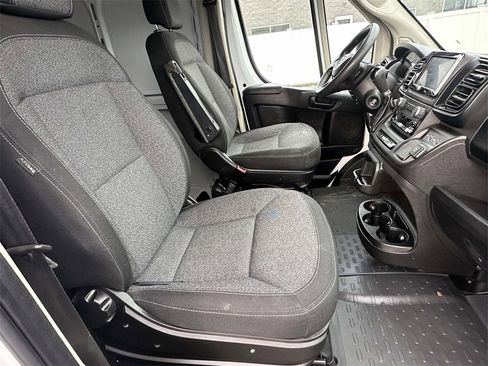 Used 2022 RAM ProMaster 2500 w/ Convenience Group image 18