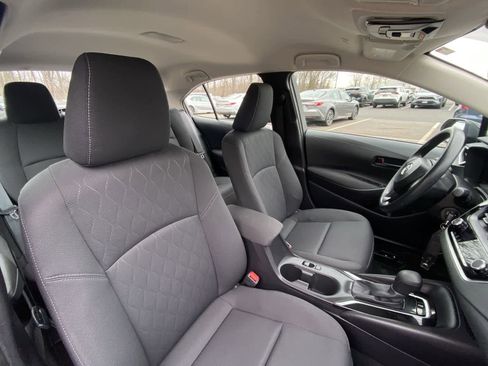 Used 2025 Toyota Corolla LE image 24