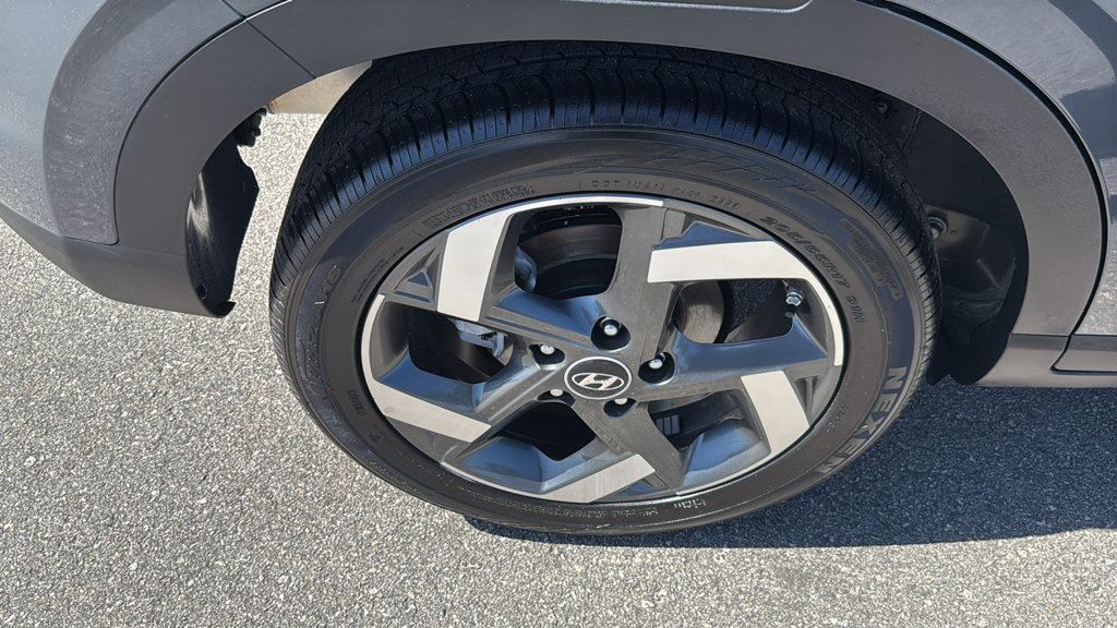 Used 2026 Hyundai Venue SEL FWD image 9