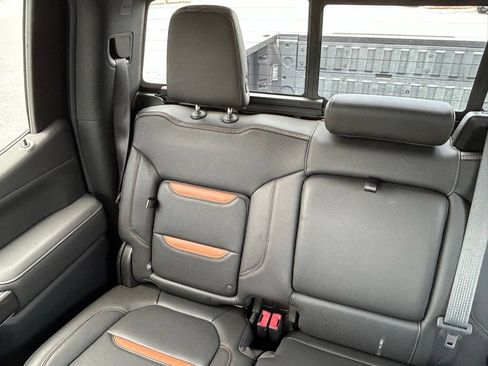 Used 2019 GMC Sierra 1500 AT4 w/ AT4 Premium Package AWD/4WD image 12