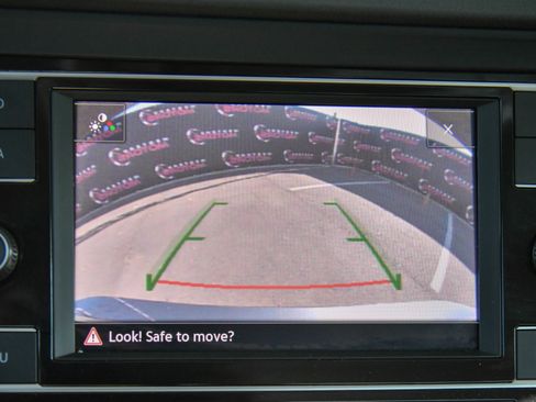 Used 2024 Volkswagen Jetta SE image 18