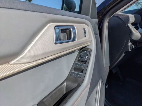 Used 2025 Ford Explorer Active w/ Active Comfort Package image 22