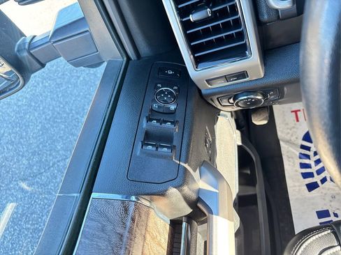 Used 2019 Ford F250 Lariat w/ Lariat Ultimate Package image 38