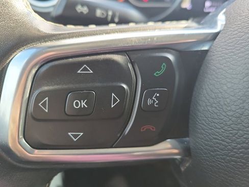 Used 2019 Jeep Wrangler Unlimited Sahara image 28