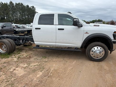 New 2026 RAM 5500 Tradesman w/ Chrome Appearance Group AWD/4WD image 7