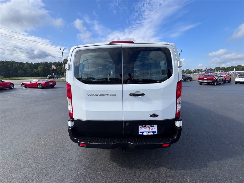 Used 2019 Ford Transit 250 130 Low Roof RWD image 5