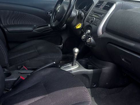 Used 2014 Nissan Versa SV FWD image 5