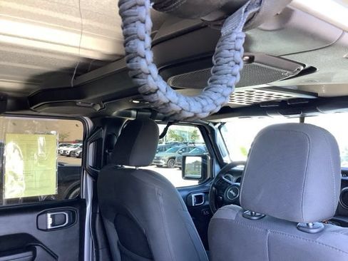 Used 2021 Jeep Gladiator Sport AWD/4WD image 23