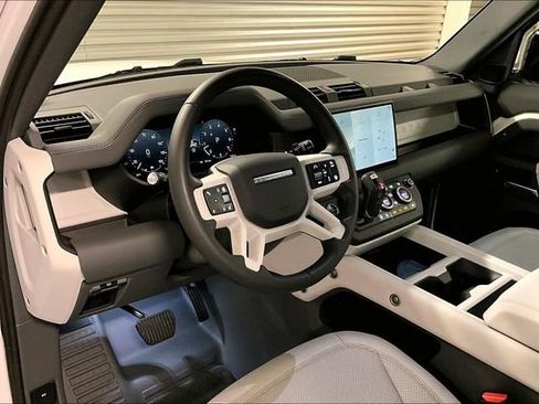 Certified 2025 Land Rover Defender 110 S image 24