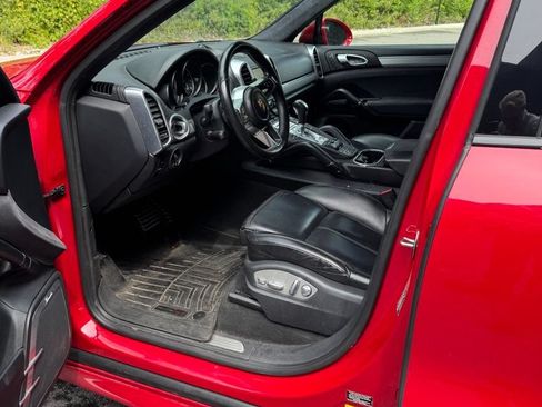 Used 2016 Porsche Cayenne GTS AWD/4WD image 5