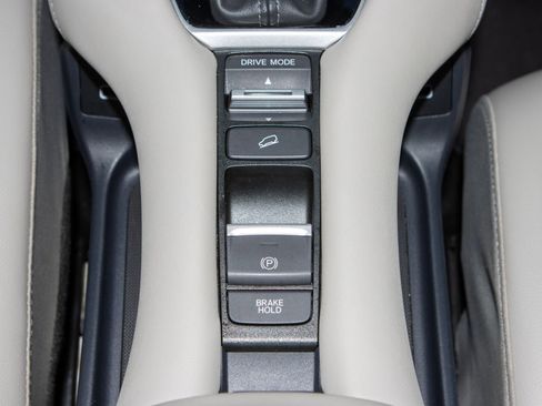 Certified 2023 Honda HR-V EX-L image 19