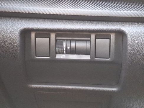 Certified 2025 Subaru Crosstrek 2.0i Premium image 28