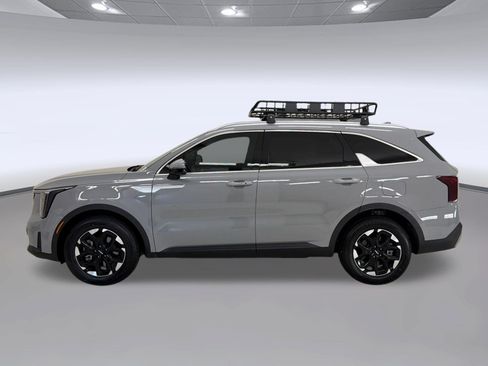Used 2025 Kia Sorento S w/ Panoramic Sunroof Package FWD image 2