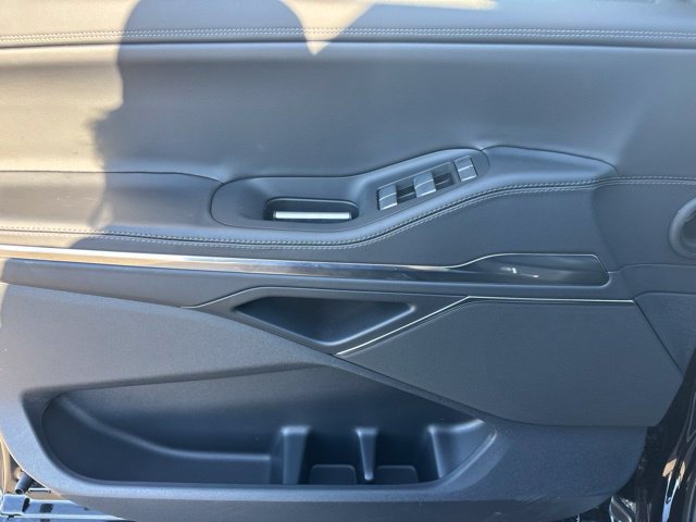 New 2026 Lincoln Navigator Premiere AWD/4WD image 16