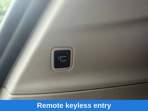 Used 2022 Chrysler Pacifica Touring-L FWD image 21