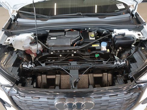 Used 2023 Audi Q4 e-tron Premium Plus w/ Premium Plus AWD/4WD image 4