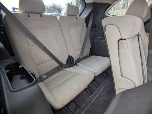 Used 2019 Hyundai Santa Fe XL SE FWD image 13