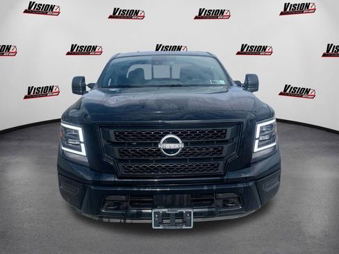 Used 2024 Nissan Titan SV w/ SV Convenience Package image 2