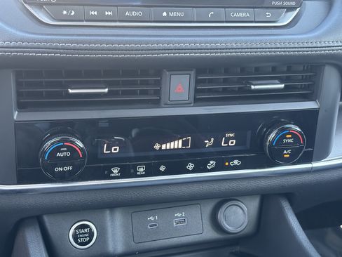Used 2023 Nissan Rogue SV FWD image 20