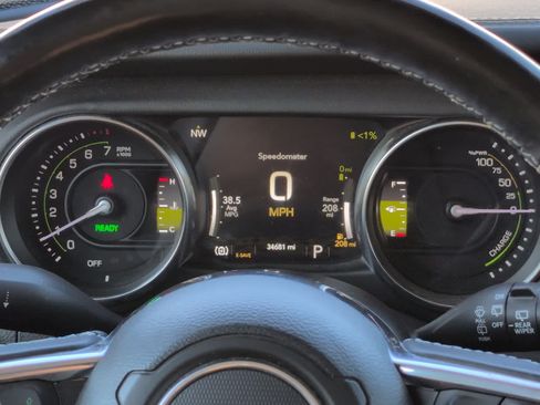 Used 2023 Jeep Wrangler Unlimited Sahara w/ Cold Weather Group AWD/4WD image 18