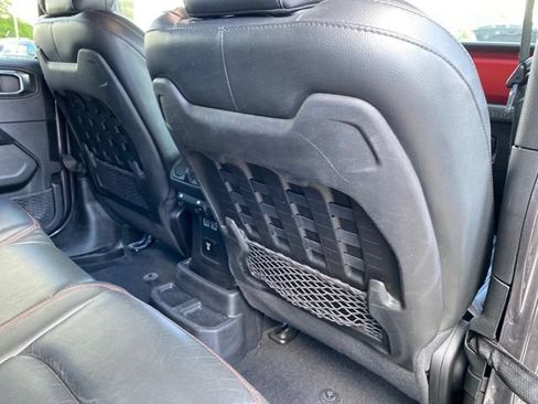 Used 2022 Jeep Wrangler Unlimited Rubicon w/ Dual Top Group AWD/4WD image 30