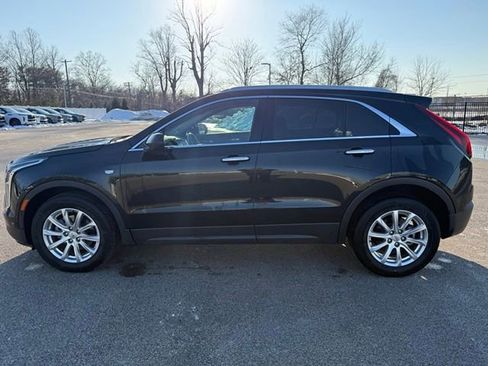 Used 2023 Cadillac XT4 Luxury w/ Cold Weather Package image 4