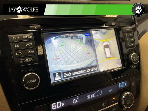 Used 2016 Nissan Rogue SL w/ SL Premium Package AWD/4WD image 16
