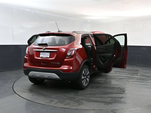 Used 2021 Buick Encore Preferred AWD/4WD image 29