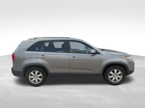 Used 2012 Kia Sorento LX w/ Convenience Pkg image 4