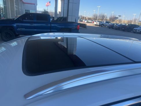 Used 2017 Cadillac XT5 Luxury w/ Driver Awareness Package image 20