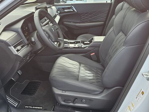 New 2026 Mitsubishi Outlander 4WD Plug-In Hybrid image 17