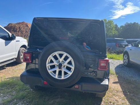 Used 2020 Jeep Wrangler Unlimited Sahara AWD/4WD image 9
