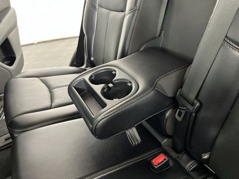 Used 2020 Nissan Pathfinder Platinum FWD image 40