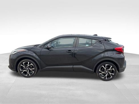 Used 2020 Toyota C-HR XLE image 7
