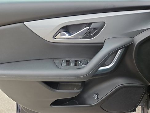 Used 2020 Chevrolet Blazer LT image 16