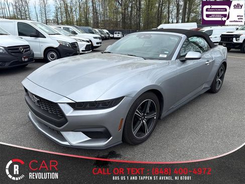 Used 2025 Ford Mustang Premium image 3