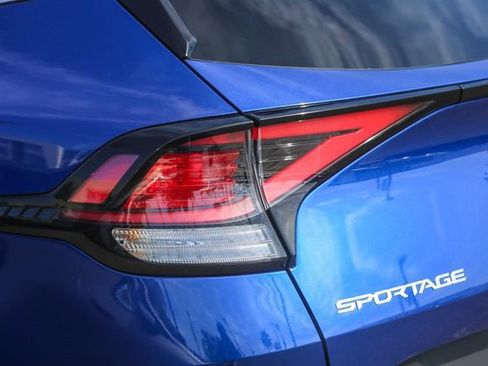 Used 2023 Kia Sportage EX FWD image 11
