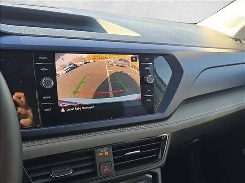 Used 2024 Volkswagen Taos SE image 12