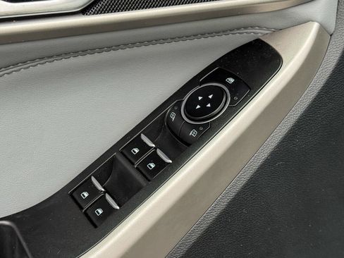 Used 2022 Ford Explorer XLT w/ Equipment Group 202A image 25